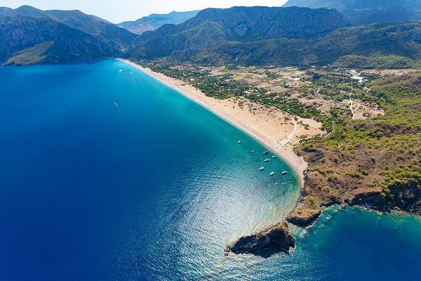 Kabas, Ali 아티스트의 Olympos and Cirali beach aerial-Antalya-Turkey작품입니다.